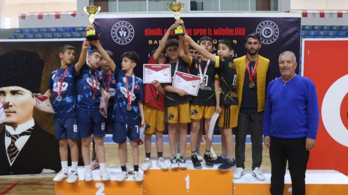 Badminton Takımımız Türkiye Finallerinde